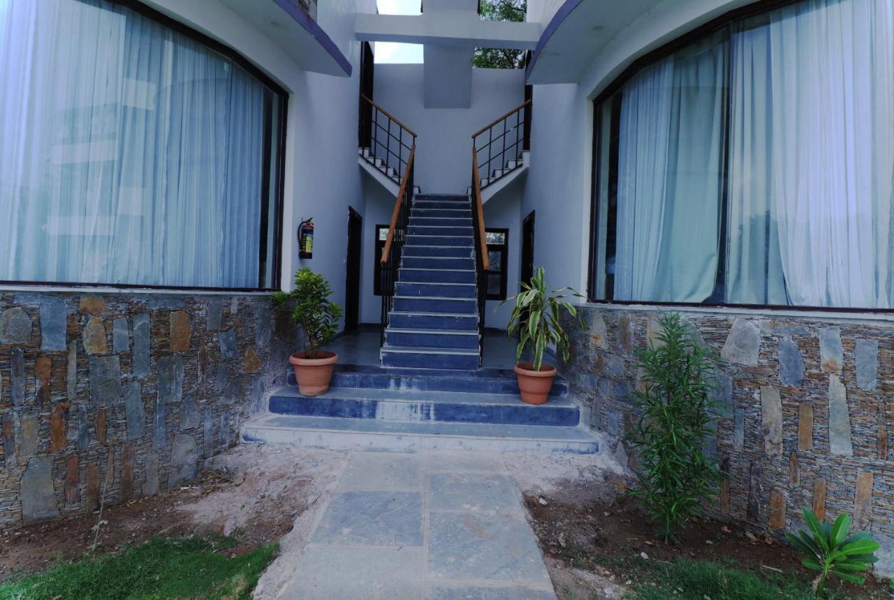 Keshav Resort Udaipur Exterior photo